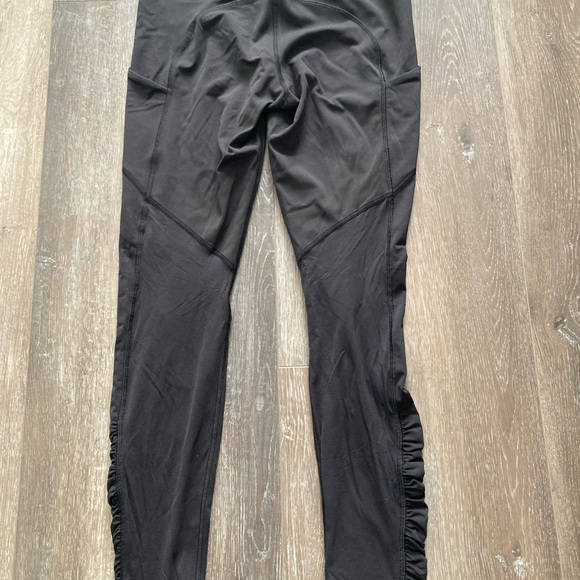 Lululemon size 8 black leggings - Picture 2 of 4